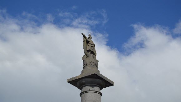 Image of Daniel O'Connell monument in Ennis, County Clare